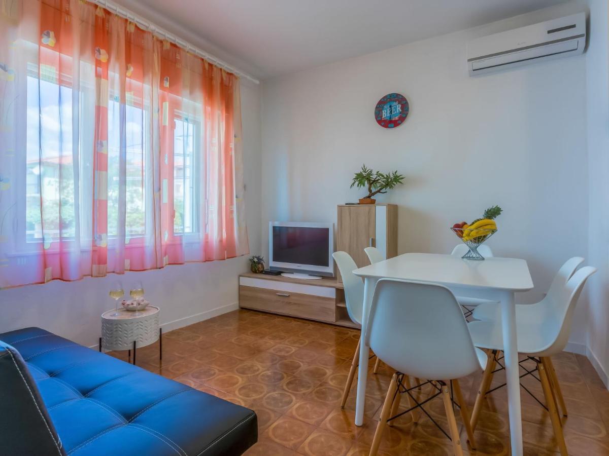 Apartment Tea By Interhome Novi Vinodolski Exterior photo