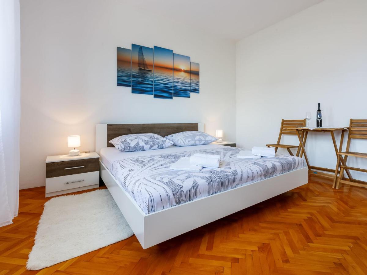 Apartment Tea By Interhome Novi Vinodolski Exterior photo